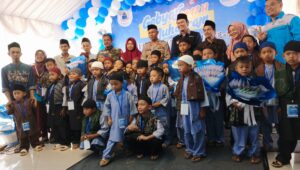 Nampak puluhan anak perserta khitanan massal di Desa Gunung Kencana.
