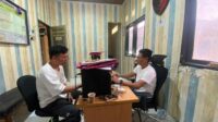 Imron Rosadi saat melapor ke Polsek Maja