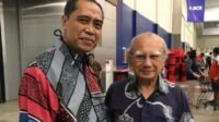 Ketum DePA-RI Dr. TM Luthfi Yazid (kiri) bersama Menteri Lingkungan Hidup era Pak Harto, Prof. Dr. Emil Salim (kanan) di Jakarta beberapa waktu lalu (Foto: Dok. pribadi)