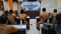 Caption Poto : Dinas Pendidikan saat melakukan pembinaan