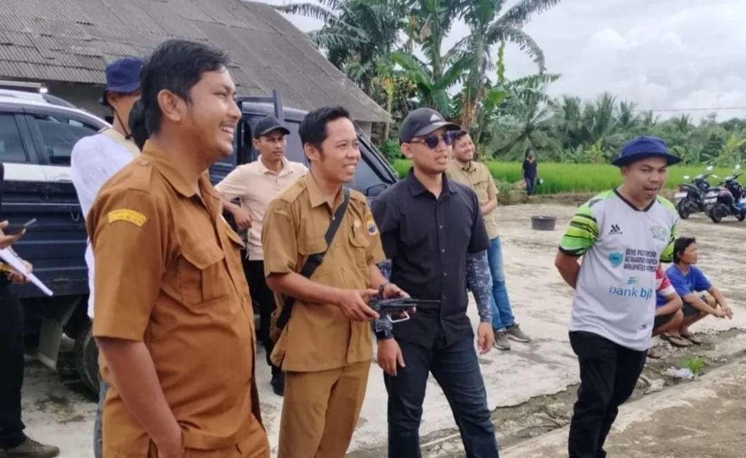 Caption Poto : Nampak pegawai dinas Pertanian mengkuti pelatihan Drone