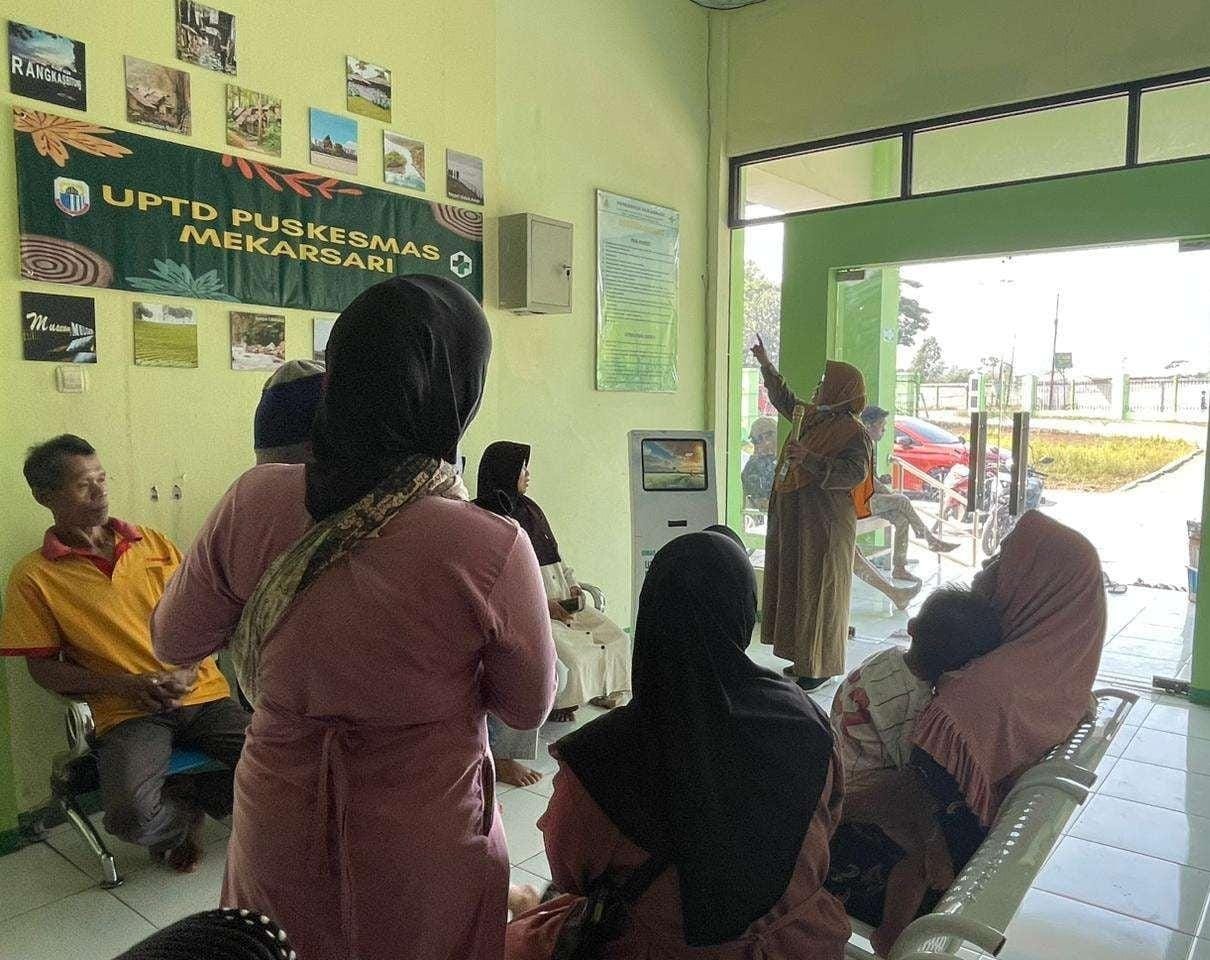 Caption Poto : Pelayanan kesehatan salah satu puskesmas di Lebak